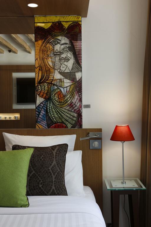 Select Hotel Paris Bilik gambar