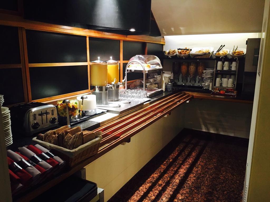Select Hotel Paris Luaran gambar